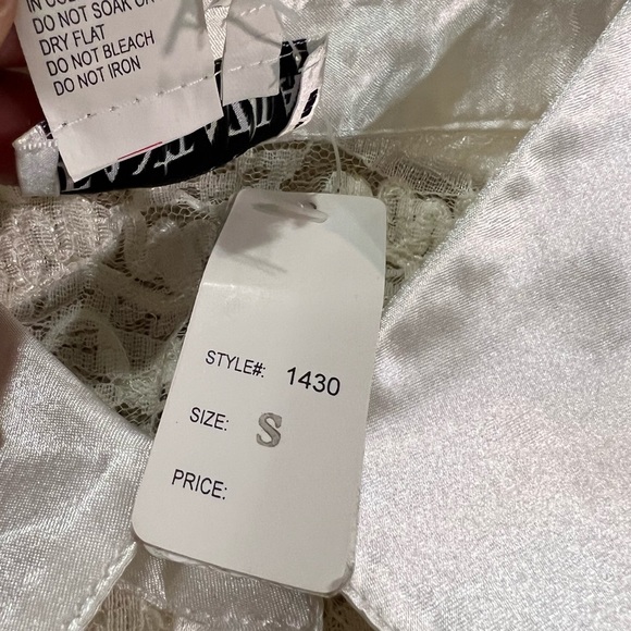 Fantazia Vintage lace Knit long sleeve blouse size S Small Sheer - Front Button - Picture 9 of 14